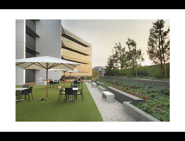 5,554M² BUSINESS CENTRE FOR SALE IN MORNINGSIDE